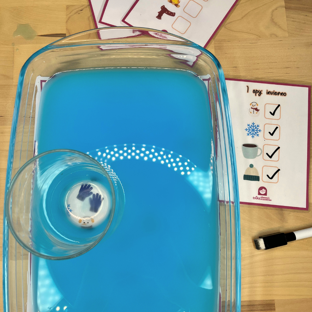 Otra alternativa para llevar a cabo el juego usando agua teñida